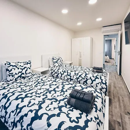 A Casa Elena - Modern Family In Da Apartment *